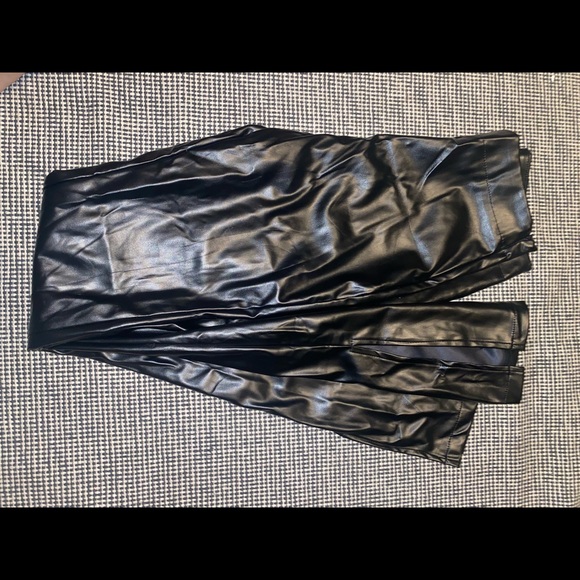 Slit Hem PU Pleather Skinny Pants - Picture 4 of 4
